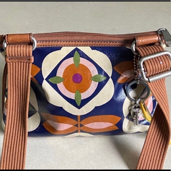 Fossil key per crossbody purse. - Picture 2 of 15